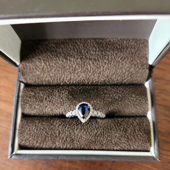 GENUINE 14K SAPPHIRE & DIAMOND RING - Picture 5 of 9